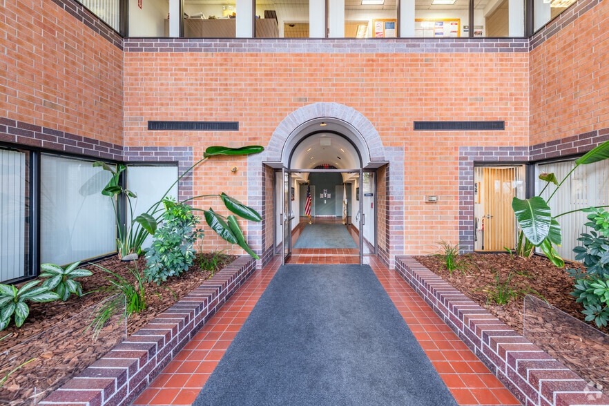 More Photos Of 2 Corporate Pl, Middletown Office For Lease