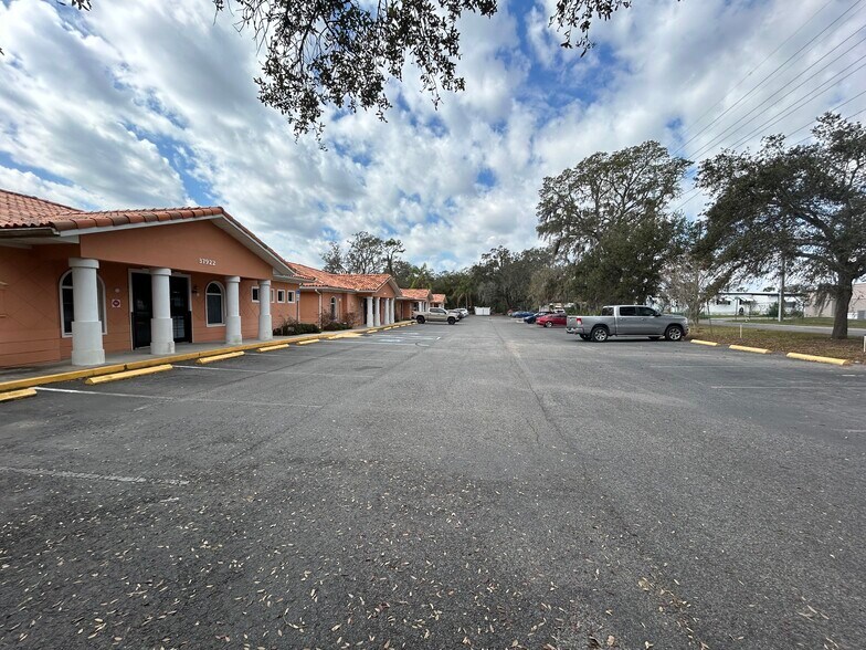More Photos Of 37914 Daughtery Rd, Zephyrhills Medical For Sale