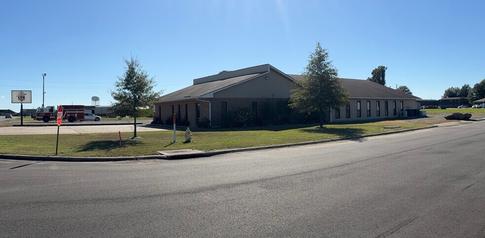 Primary Photo Of 2302 S Main St, Stuttgart Office For Sale