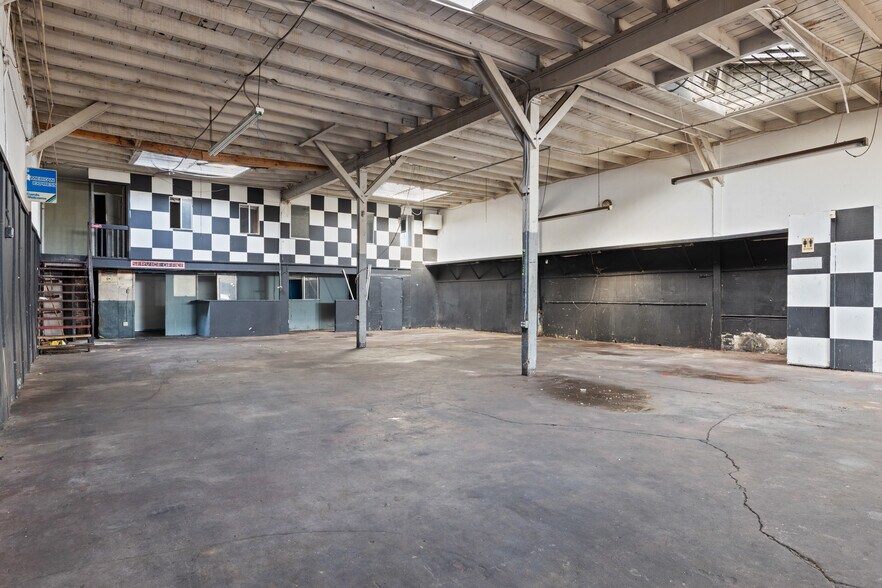 More Photos Of 1311 W Florence Ave, Los Angeles Auto Repair For Sale