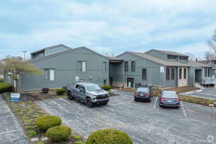 More Photos Of 6800 W Central Ave, Toledo Office For Sale