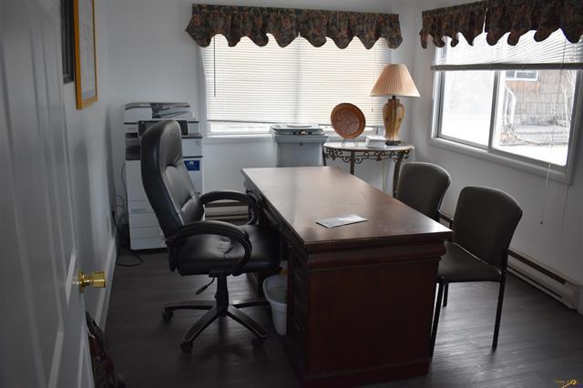 More Photos Of 1508 Mount Rushmore Rd, Rapid City Office For Sale