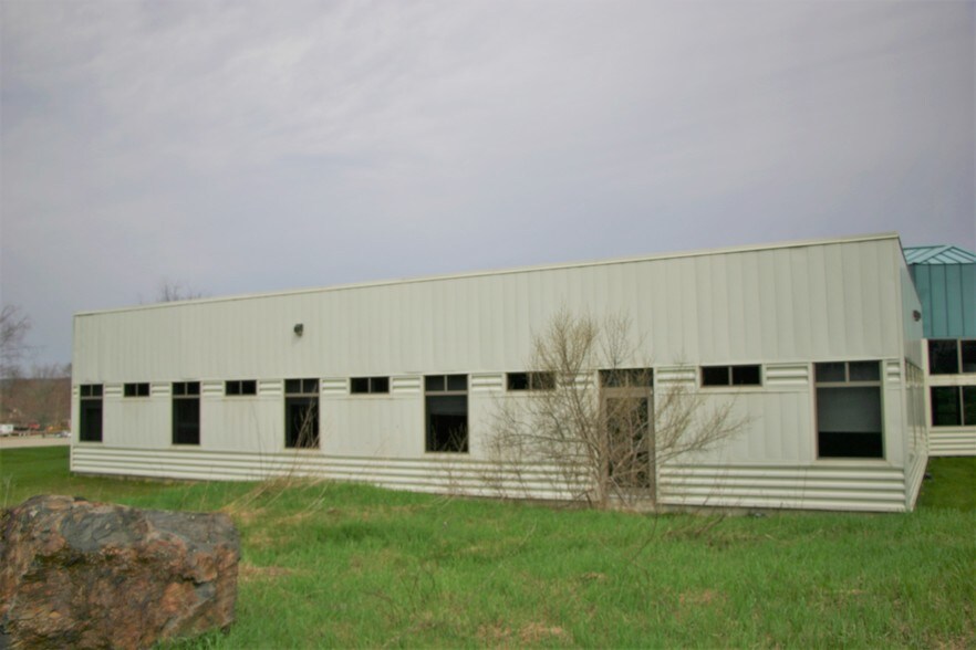 More Photos Of 170 Pleasant St, Rockland Office For Lease