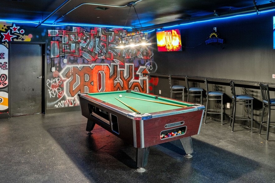 More Photos Of 401-421 E St, San Diego Storefront Retail Office For Sale