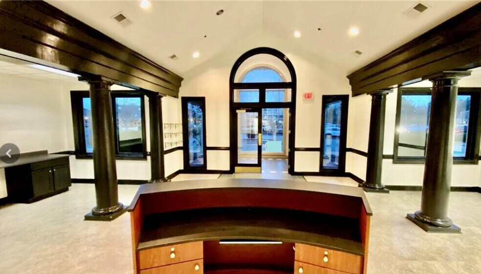 More Photos Of 1514 Holland Rd, Suffolk Office Residential For Lease