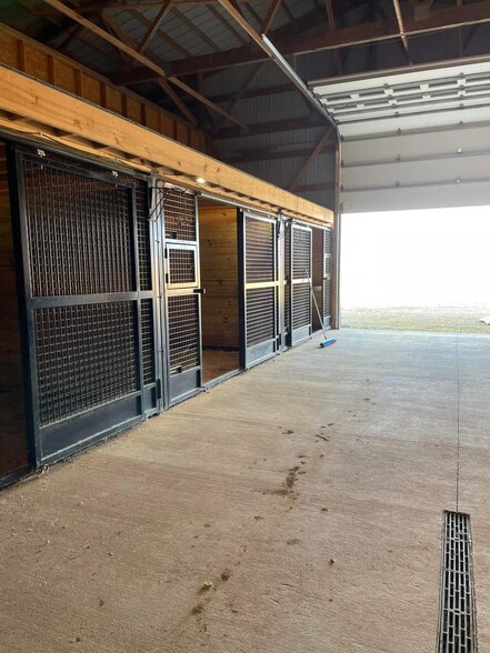 More Photos Of 7361 Zane Trail Rd, Circleville Horse Stables For Sale