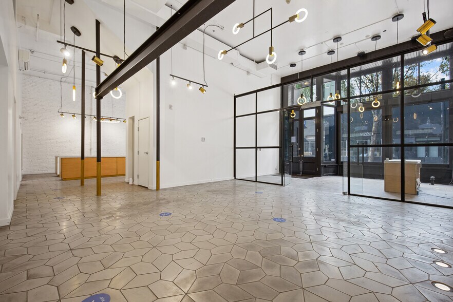 More Photos Of 220-228 SW 1st Ave, Portland General Retail For Sale