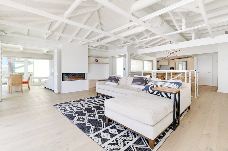 More Photos Of 2633 Ocean St, Carlsbad Apartments For Sale