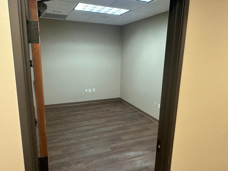 More Photos Of 1429 Clear Lake Rd, Weatherford Medical For Lease