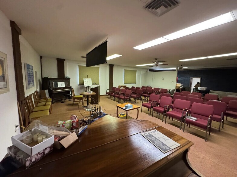 More Photos Of 135 E Harrison Ave, Porterville Office For Lease