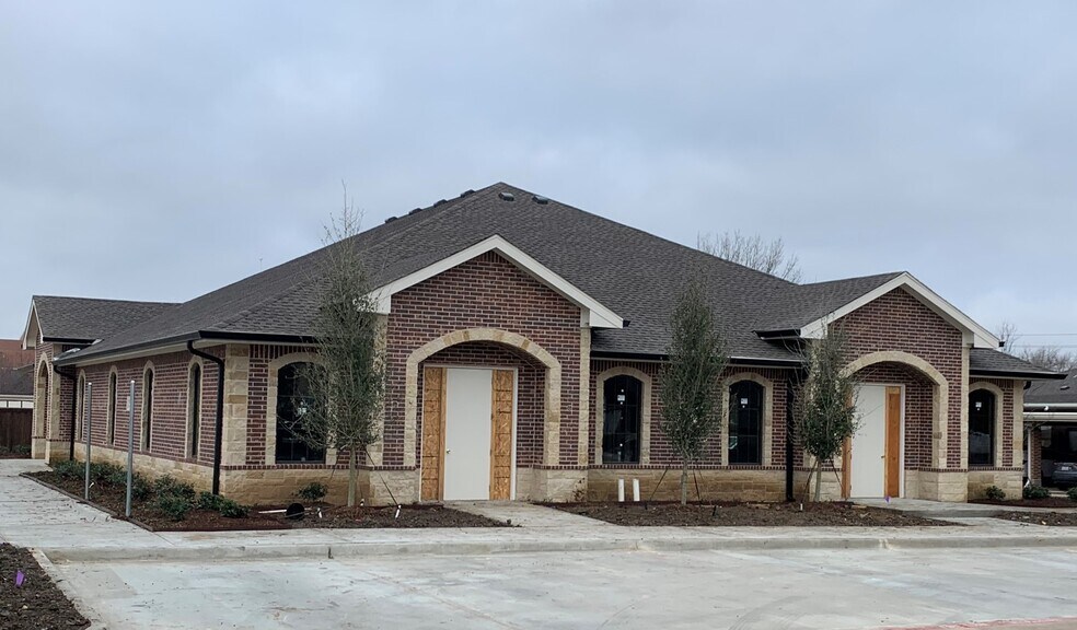 More Photos Of 1707 E Beltline Rd, Coppell Medical For Sale