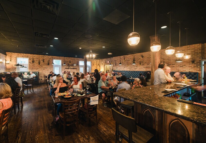 More Photos Of 102 S Second St, Wilmington Storefront Retail Residential For Sale