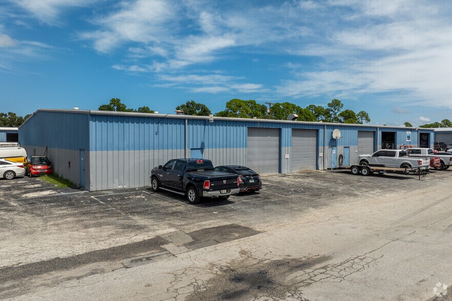 More Photos Of 600 Oak Pl, Port Orange Unknown For Lease