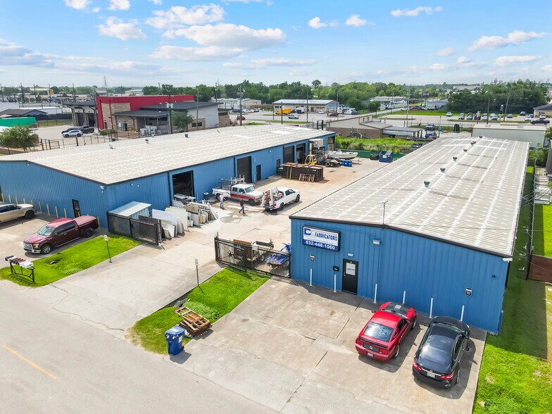 More Photos Of 940 Hodgkins St, Houston Warehouse For Lease