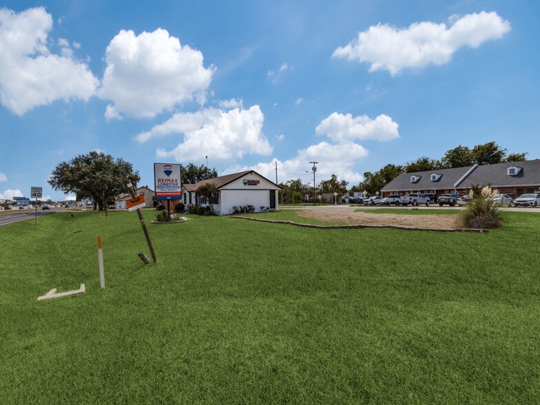 More Photos Of 101 E Us-80 Hwy, Forney Freestanding For Sale