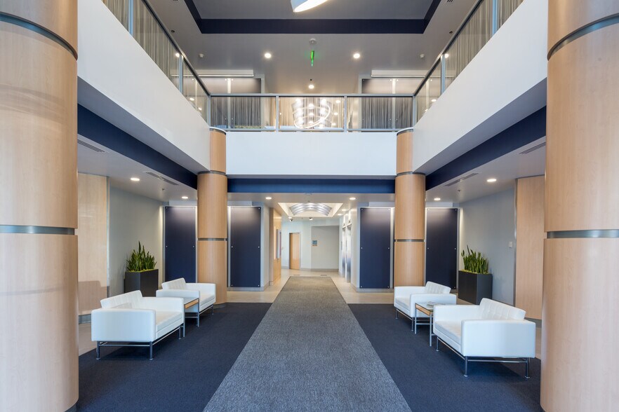 More Photos Of 2450 Venture Oaks Way, Sacramento Office For Lease