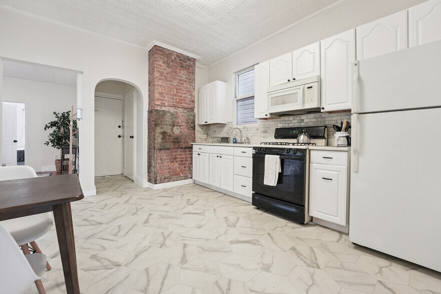 More Photos Of 910 19th St, Union City Multifamily For Sale