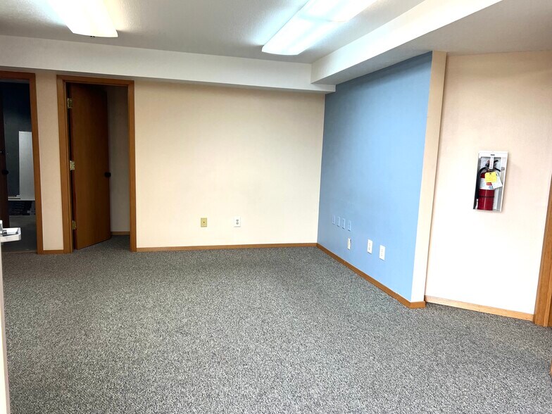 More Photos Of 7409 W Grandridge Blvd, Kennewick Office For Lease