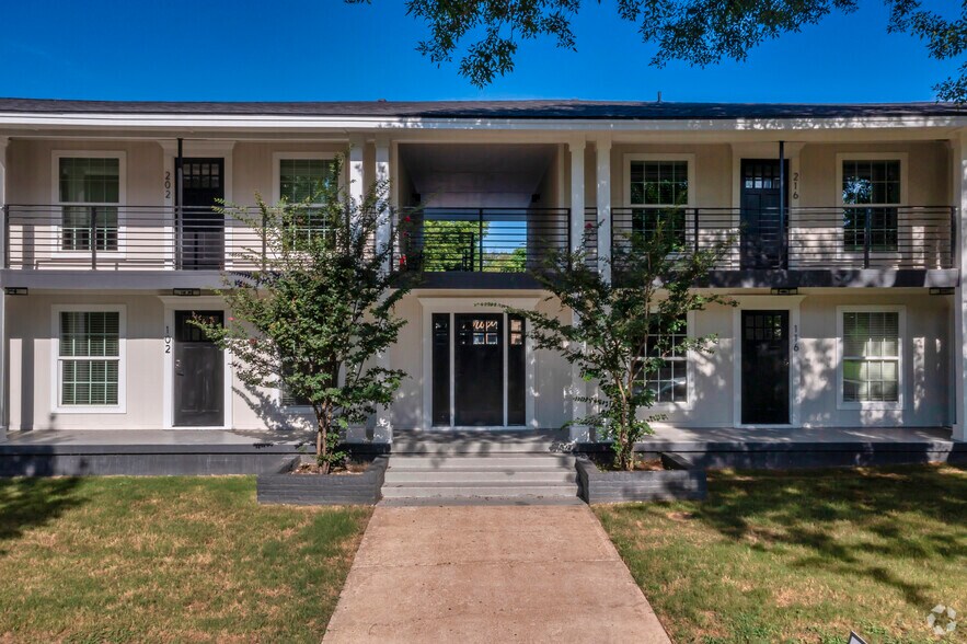 More Photos Of 425 N Rosemont Ave, Dallas Apartments For Sale