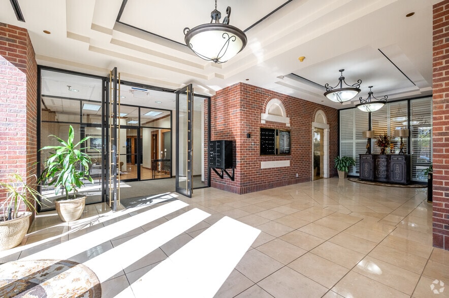 More Photos Of 2220 San Jacinto Blvd, Denton Office For Lease