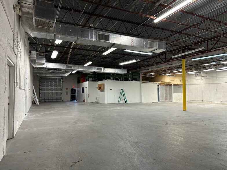 More Photos Of 780-784 NW 57th Ct, Fort Lauderdale Light Manufacturing For Lease