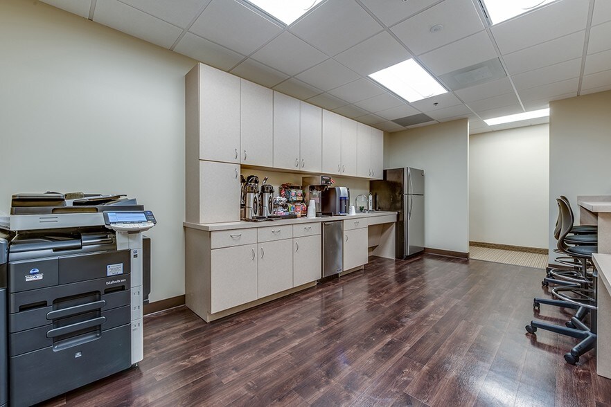 More Photos Of 3838 Oak Lawn Ave, Dallas Office For Lease