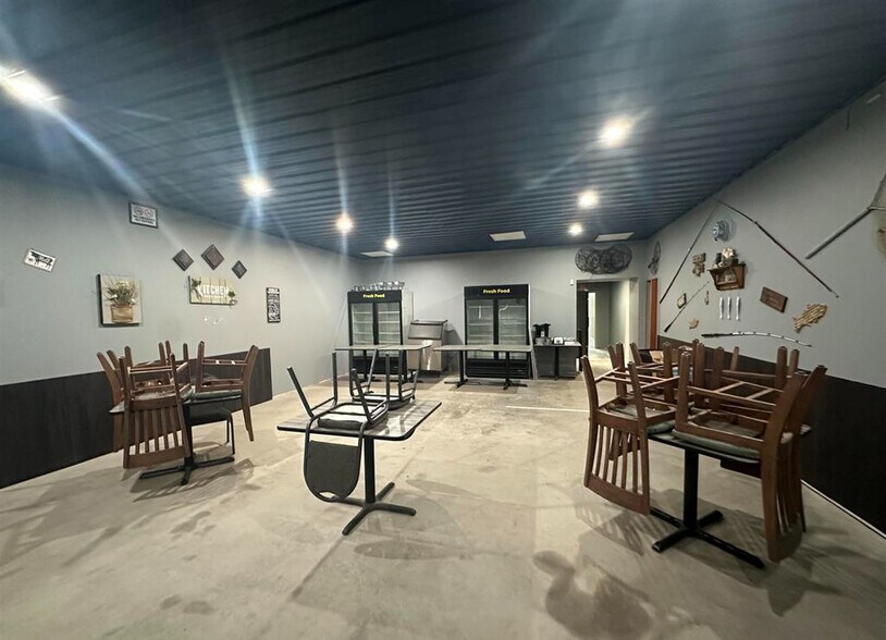 More Photos Of 504 Main St, Varna Restaurant For Sale