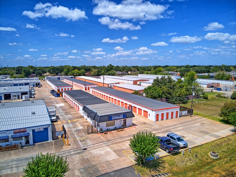 More Photos Of 15502 Old Galveston Rd, Webster Unknown For Lease