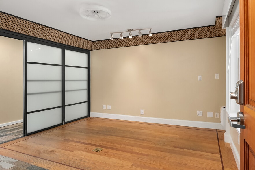 More Photos Of 1510 NE 170th St, Shoreline Apartments For Sale