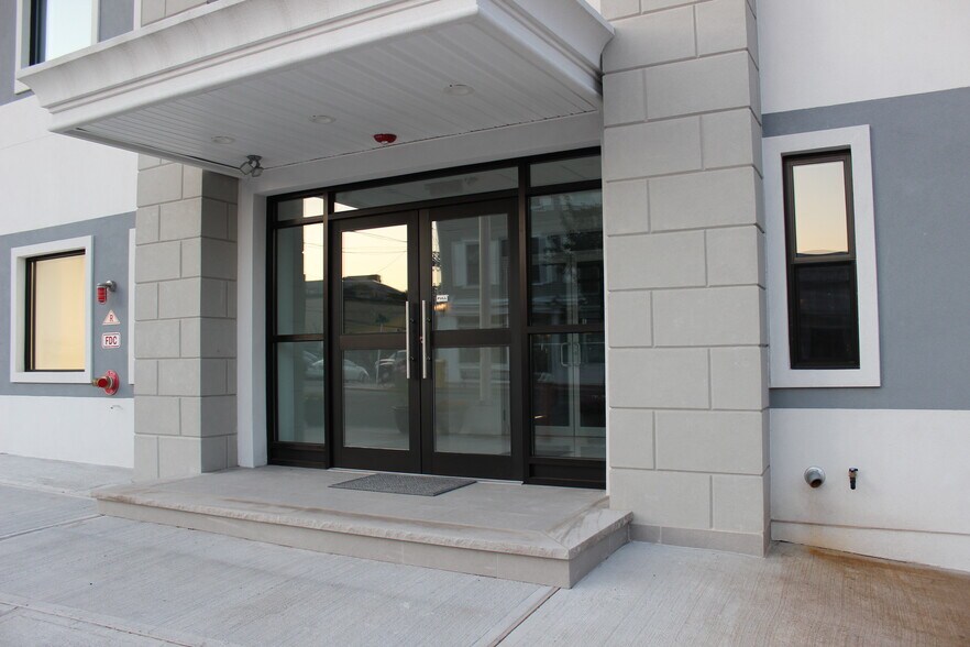 More Photos Of 1010 Edgewater Ave, Ridgefield Medical For Sale