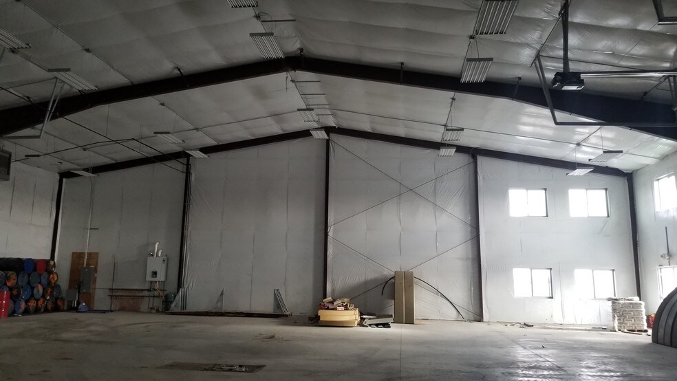 More Photos Of 6414 Wickum Rd, Williston Warehouse For Lease