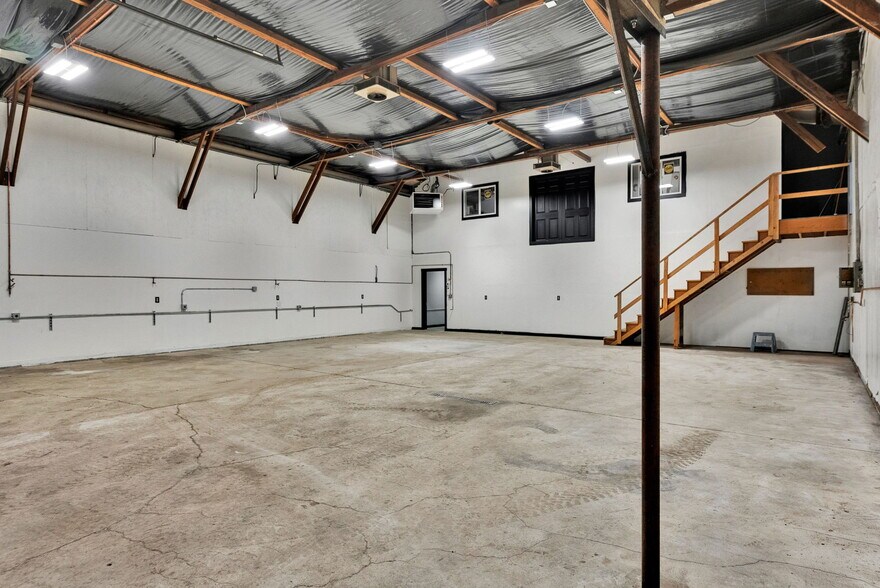 More Photos Of 11445 N Reed Rd, Hayden Warehouse For Lease