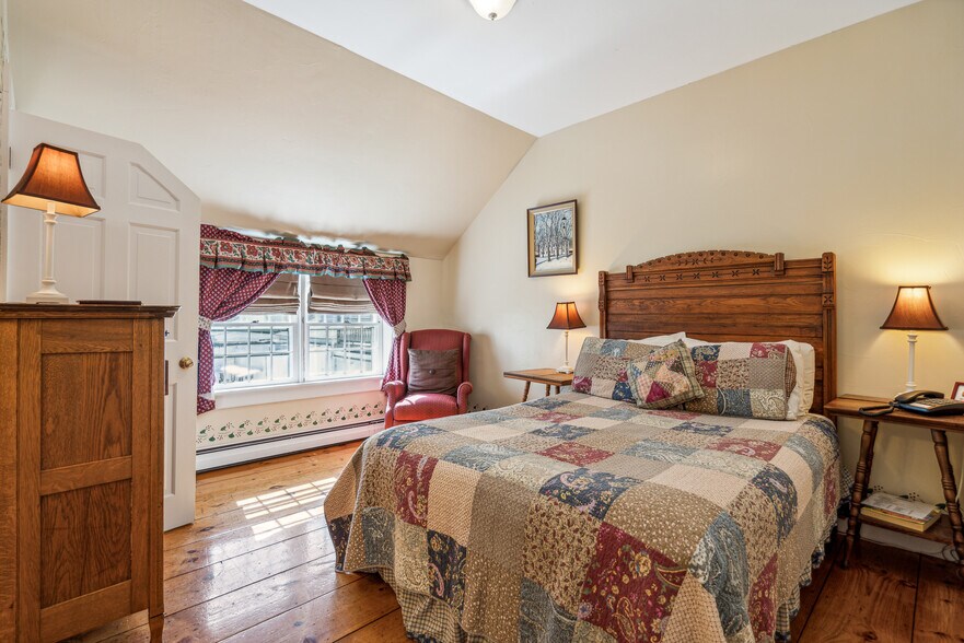 More Photos Of 9 Main St, Lyme Hospitality For Sale