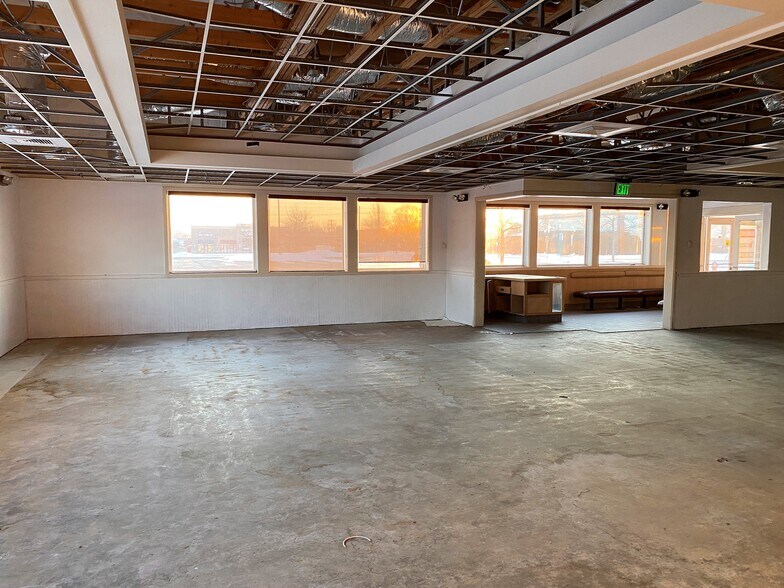 More Photos Of 33785 Van Dyke Ave, Sterling Heights Restaurant For Sale