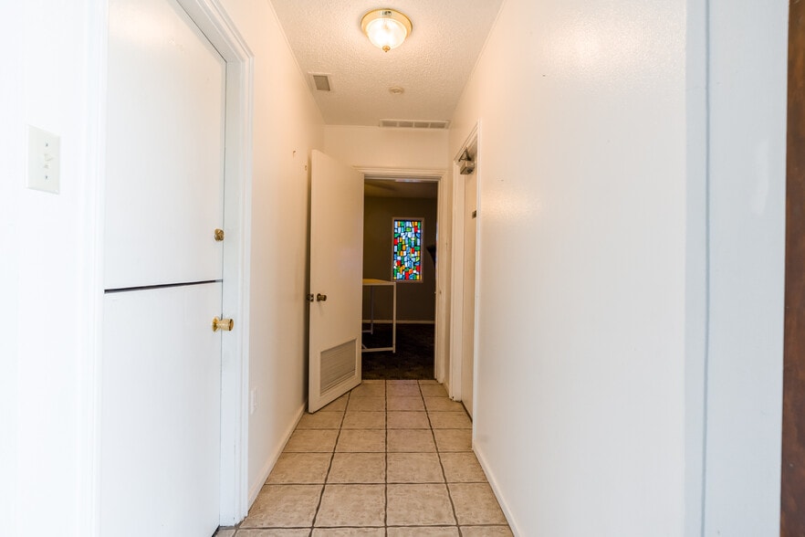 More Photos Of 1809 34th St, Lubbock Religious Facility For Sale
