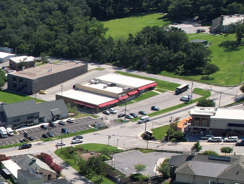 More Photos Of 6239 Falls Rd, Baltimore Storefront Retail Office For Lease