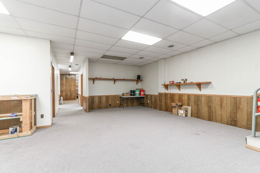 More Photos Of 1301-1305 S Central Ave, Marshfield Convenience Store For Sale