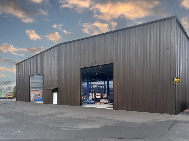 Primary Photo Of 36366 Industrial Way, Sandy Warehouse For Lease