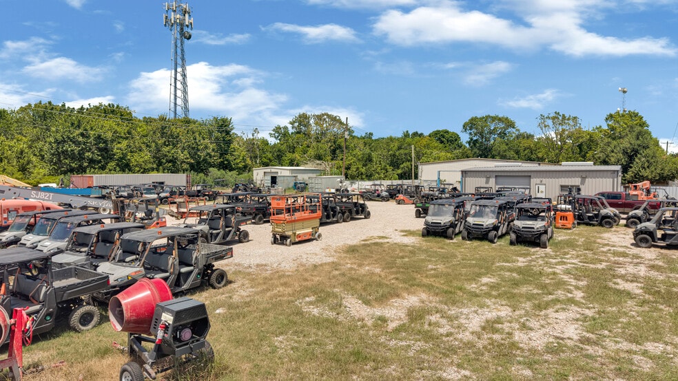 More Photos Of 201 N Walker St, Angleton Warehouse For Sale