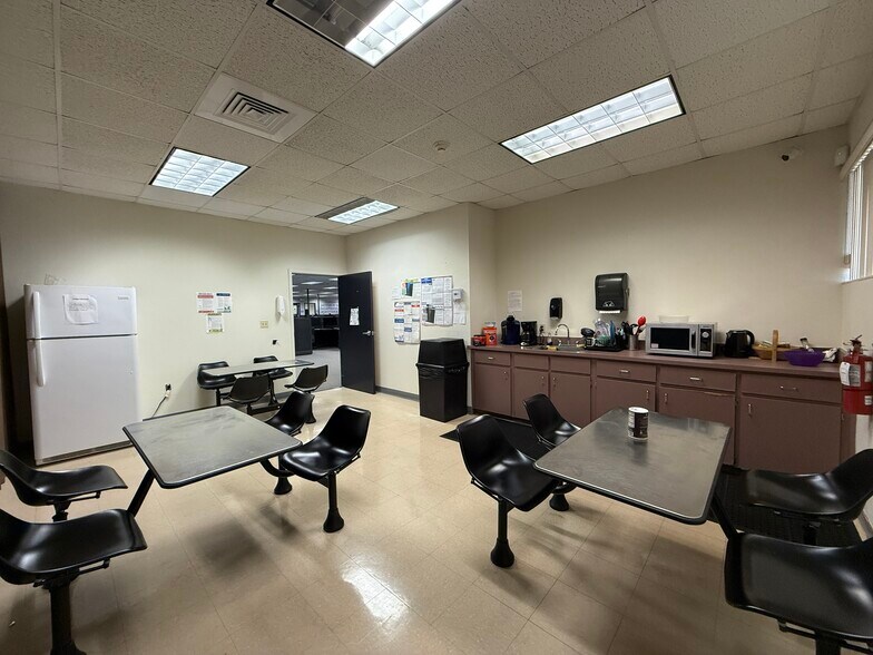 More Photos Of 991 3rd St, Daytona Beach Office For Sale