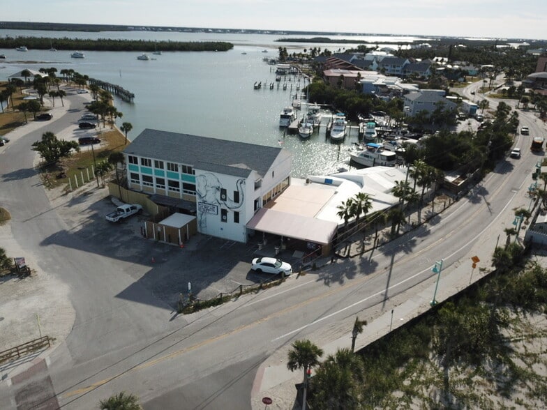 More Photos Of 1855 Gulf Blvd, Englewood Bar For Sale