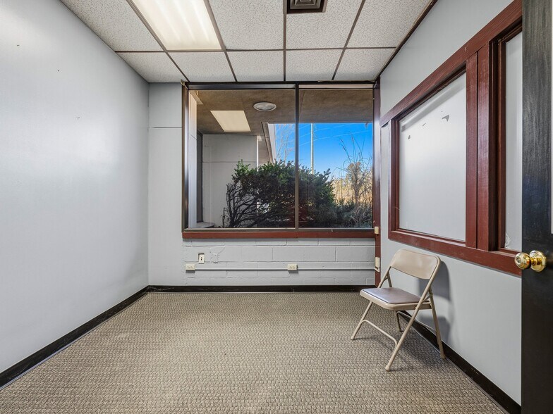 More Photos Of 90 Christ School Rd, Arden Distribution For Lease