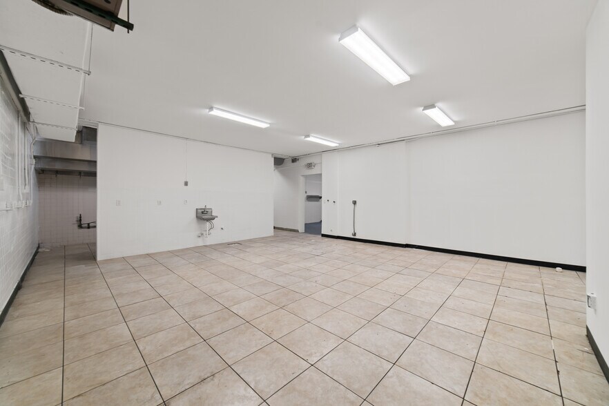 More Photos Of 913 SW 8th Ave, Hallandale Beach Warehouse For Lease