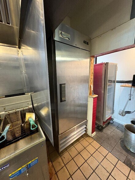 More Photos Of 228 W Broad St, Chesaning Restaurant For Sale