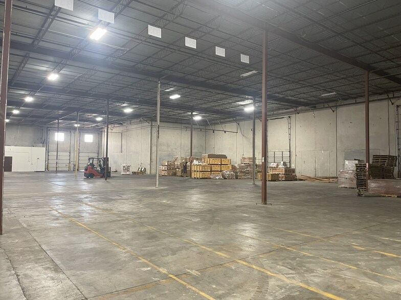 More Photos Of 1701 Massey Tompkins Rd, Houston Distribution For Sale