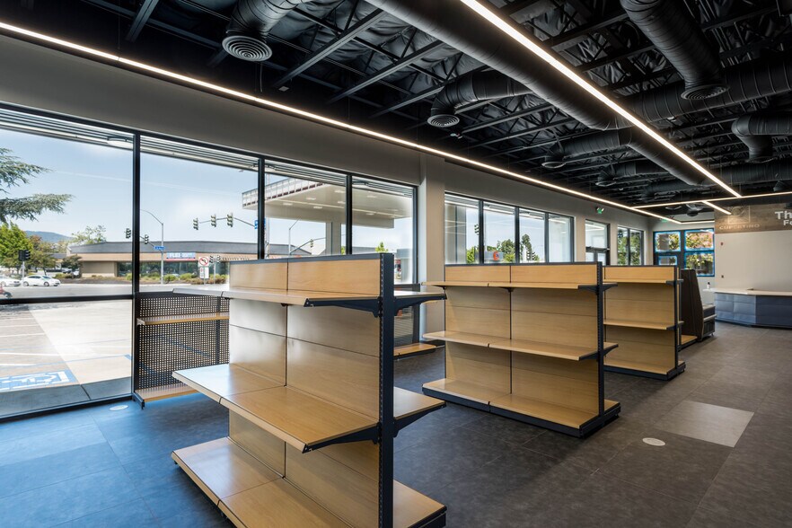 More Photos Of 10490 S De Anza Blvd, Cupertino Convenience Store For Sale