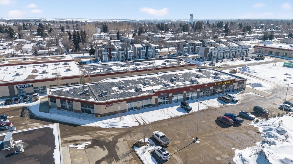 More Photos Of 10451 99 Ave, Fort Saskatchewan Storefront For Sale