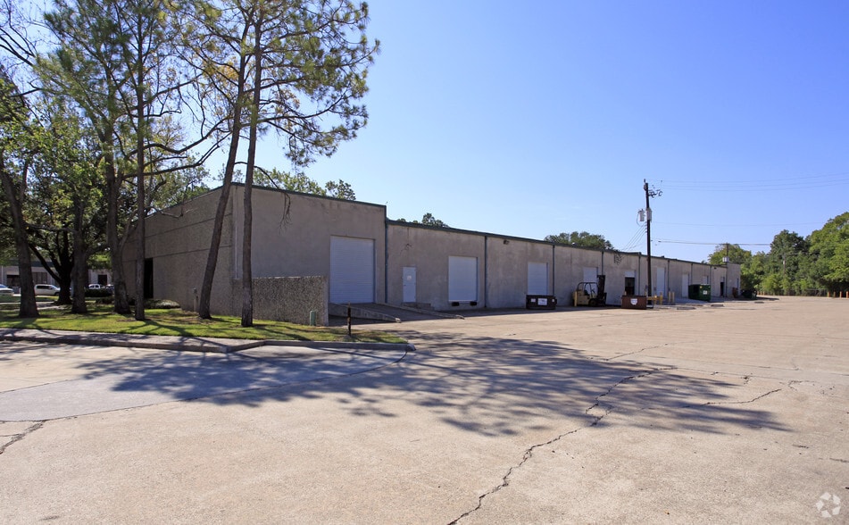 More Photos Of 4601 S Pinemont Dr, Houston Warehouse For Lease
