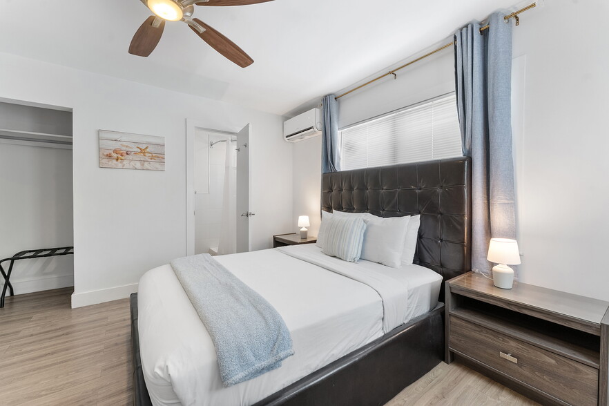 More Photos Of 3020-3024 Seville St, Fort Lauderdale Hotel For Sale