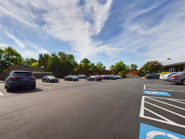 More Photos Of 14012-14018 Sullyfield Cir, Chantilly Medical For Lease